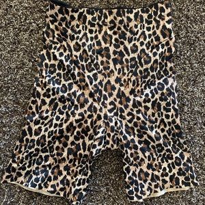 Victoria’s Secret shapewear bum booster size small